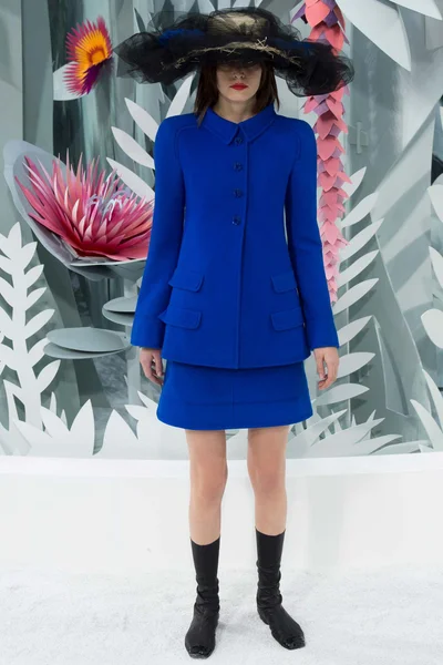 Look 2